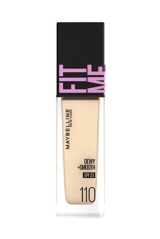 媚比琳粉 FIT ME 水光奇蹟保濕粉底液,瓶身顯示110色號及SPF 23防曬標示。