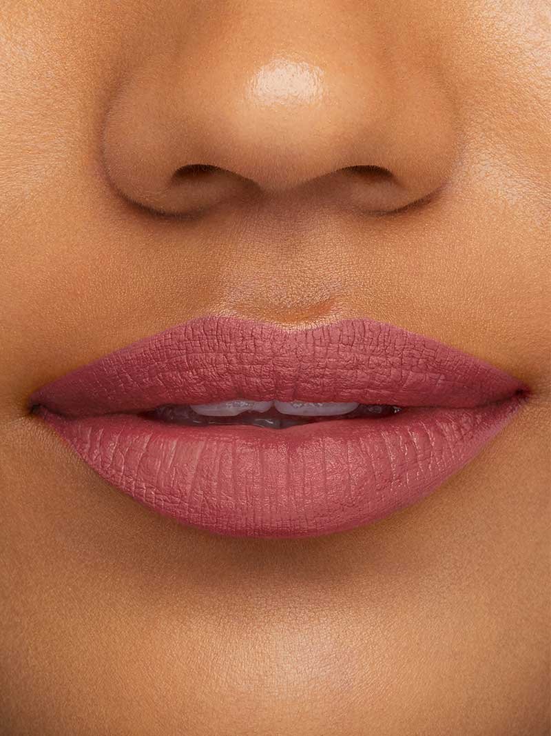 seductress deepskintone1 lipmacro ssmatteink portrait 800x1067
